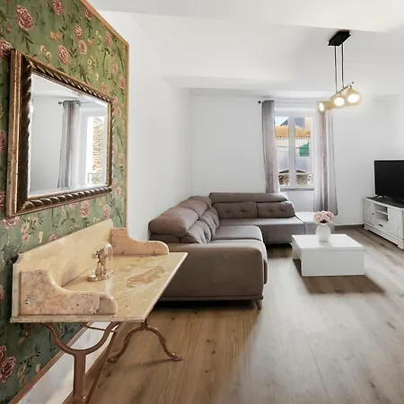 Apartmán Trois Et Authentique A *